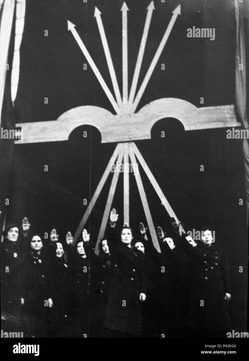 PILAR Primo de Rivera EN SECCION FEMENINA. Posizione: ARCHIVO HISTORICO NACIONAL, Salamanca. Foto Stock