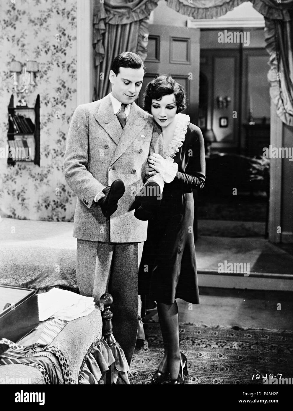 Pellicola originale titolo: giovane di Manhattan. Titolo inglese: il giovane uomo di Manhattan. Regista: MONTA BELL. Anno: 1930. Stelle: Norman Foster; Claudette Colbert. Credito: Paramount Pictures / Album Foto Stock