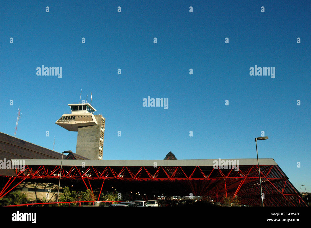 Aeroporto Internacional de BrasÃ-lia - Presidente Juscelino Kubitschek duranti Pontos turÃ-sticos de BrasÃ-lia. BRASÃLIA/DF, Brasil 27/07/2004. (Foto: David Santos Jr / Fotoarena) Foto Stock