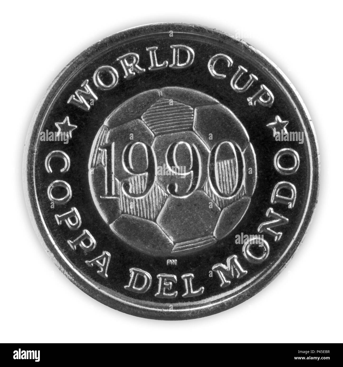 Italia - Giugno 18, 2018: la FIFA World Cup 1990 medaglia commemorativa intitolato World Cup Coppa del Mondo dotato di una immagine di un campo di calcio Foto Stock