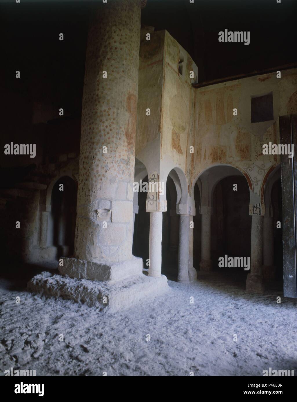 INTERIOR DE LA ERMITA DE SAN BAUDELIO DE BERLANGA - MOZARABE - SIGLO XI. Posizione: Ermita de San BAUDELIO, CASILLAS DE BERLANGA, Spagna. Foto Stock