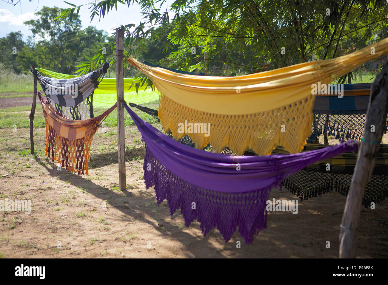 Vendas de redes de Descanso na BR-316 na comunidade Brejinho, prÃ³ximo de Caxias no MaranhÃ£o. Caxias/ma, Brasil. 13/05/2014. Foto: (MoisÃ©s Saba/Fotoarena) Foto Stock
