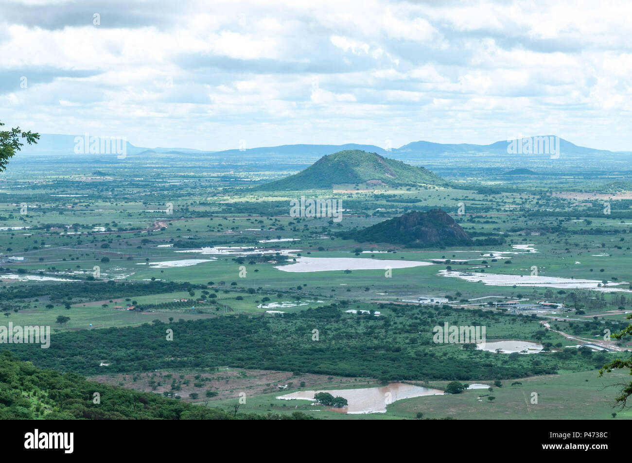 GUANAMBI, BAHIA - 20/12/2014: LOCAIS E PAISSAGENS DO MUNICÍPIO DE GUANAMBI - Vista aérea. (Foto: Mourão Panda / Fotoarena) Foto Stock