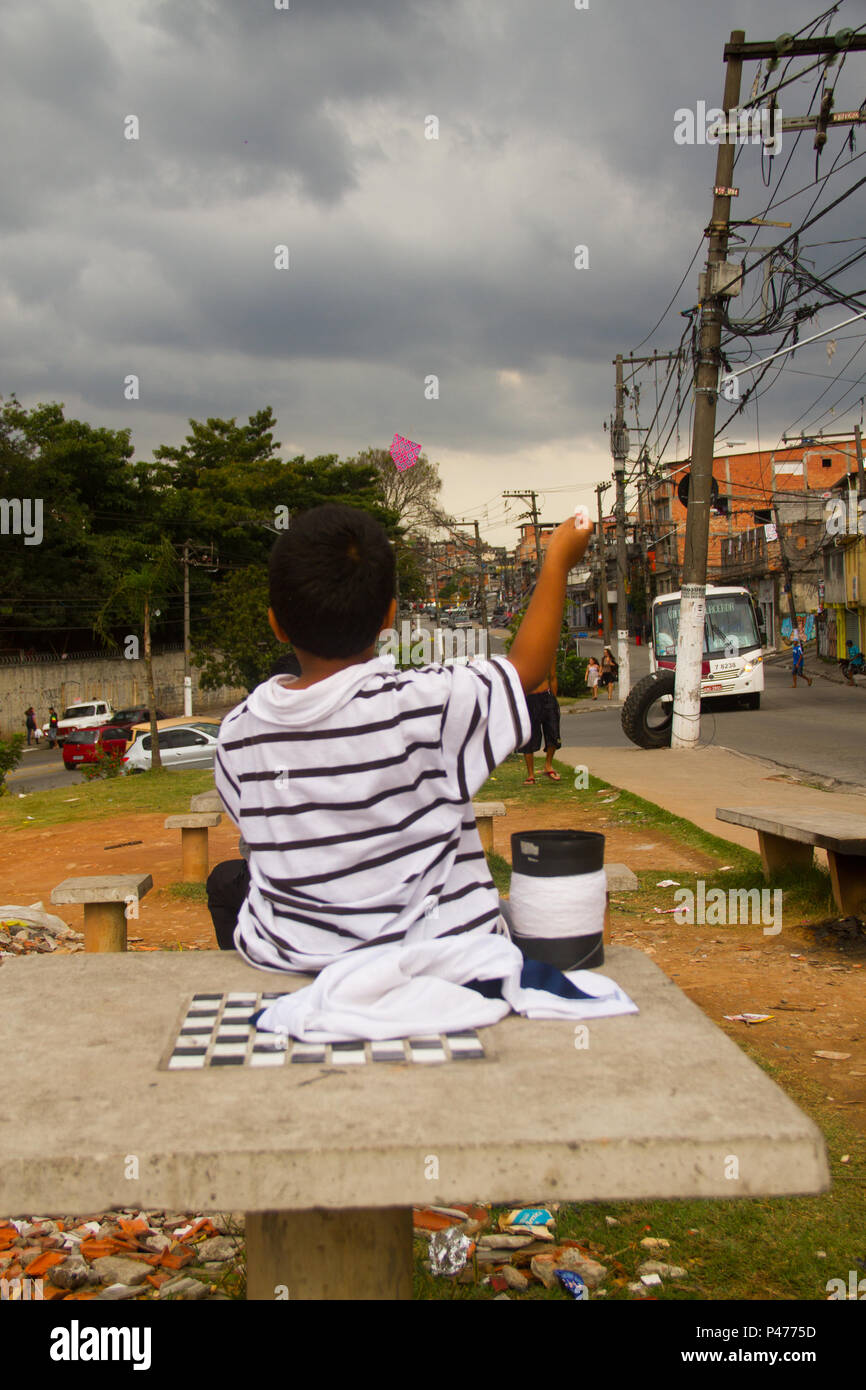 SÃO PAULO, SP - 26/01/2015: PERIFERIA DE SÃO PAULO - Bairro de Campo Limpo, periferia da zona sul de São Paulo. (Foto: #FOTOGRAFO#) Foto Stock