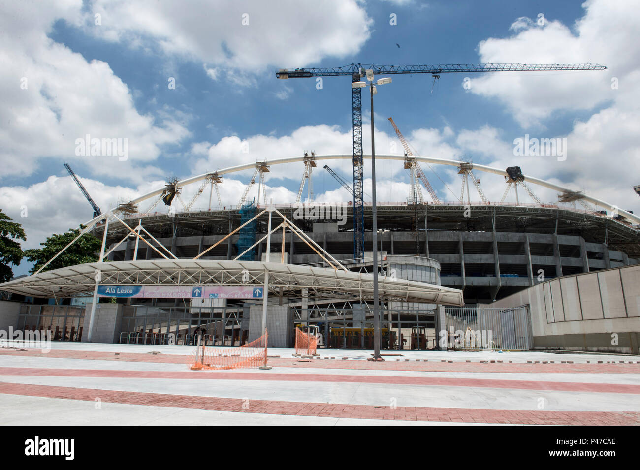 RIO DE JANEIRO, RJ - 06/12/2014: ESTRUTURA DO ENGENHÃO ALA SUL SEDE - Arcos da Ala leste duranti Estrutura do Engenhão ala sul sede realizada no Estádio Olímpico João Havelange. (Foto: Celso Pupo / Fotoarena) Foto Stock