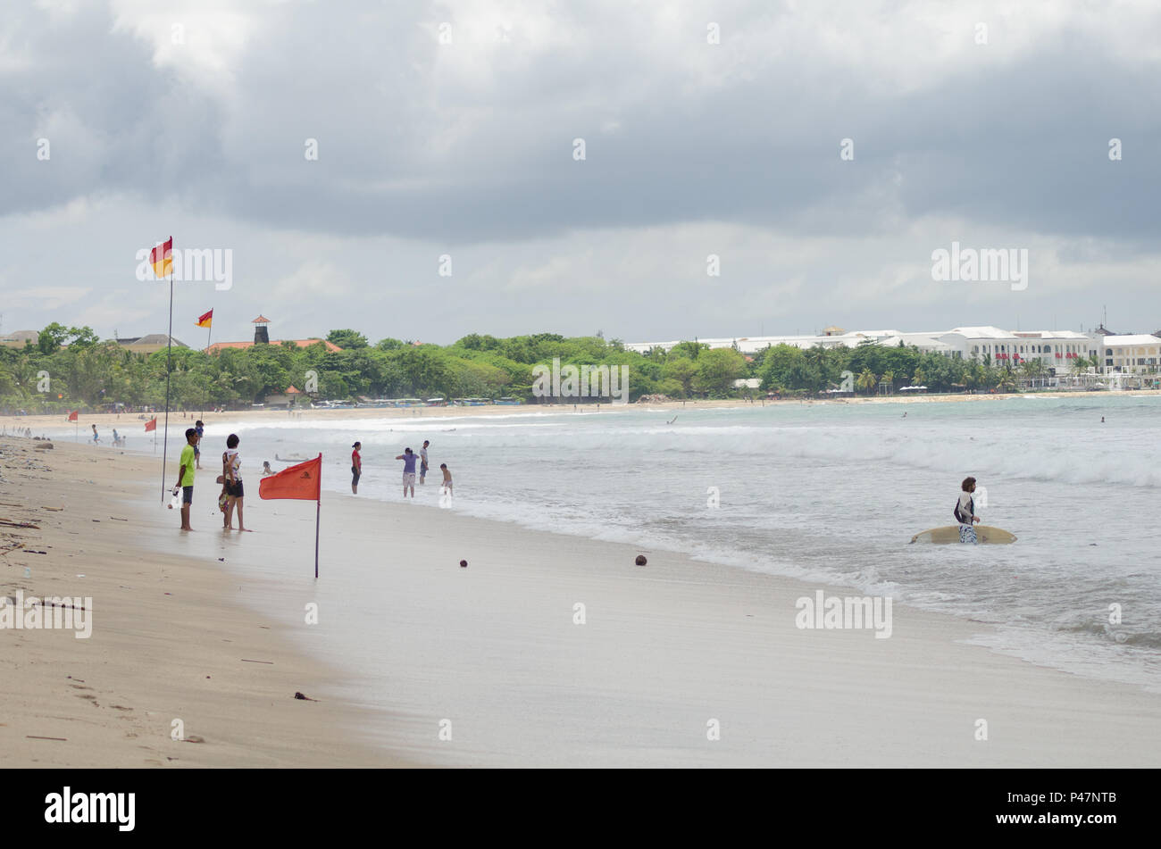 Vietato segno di nuoto a Kuta Beach, Bali, Indonesia Foto Stock
