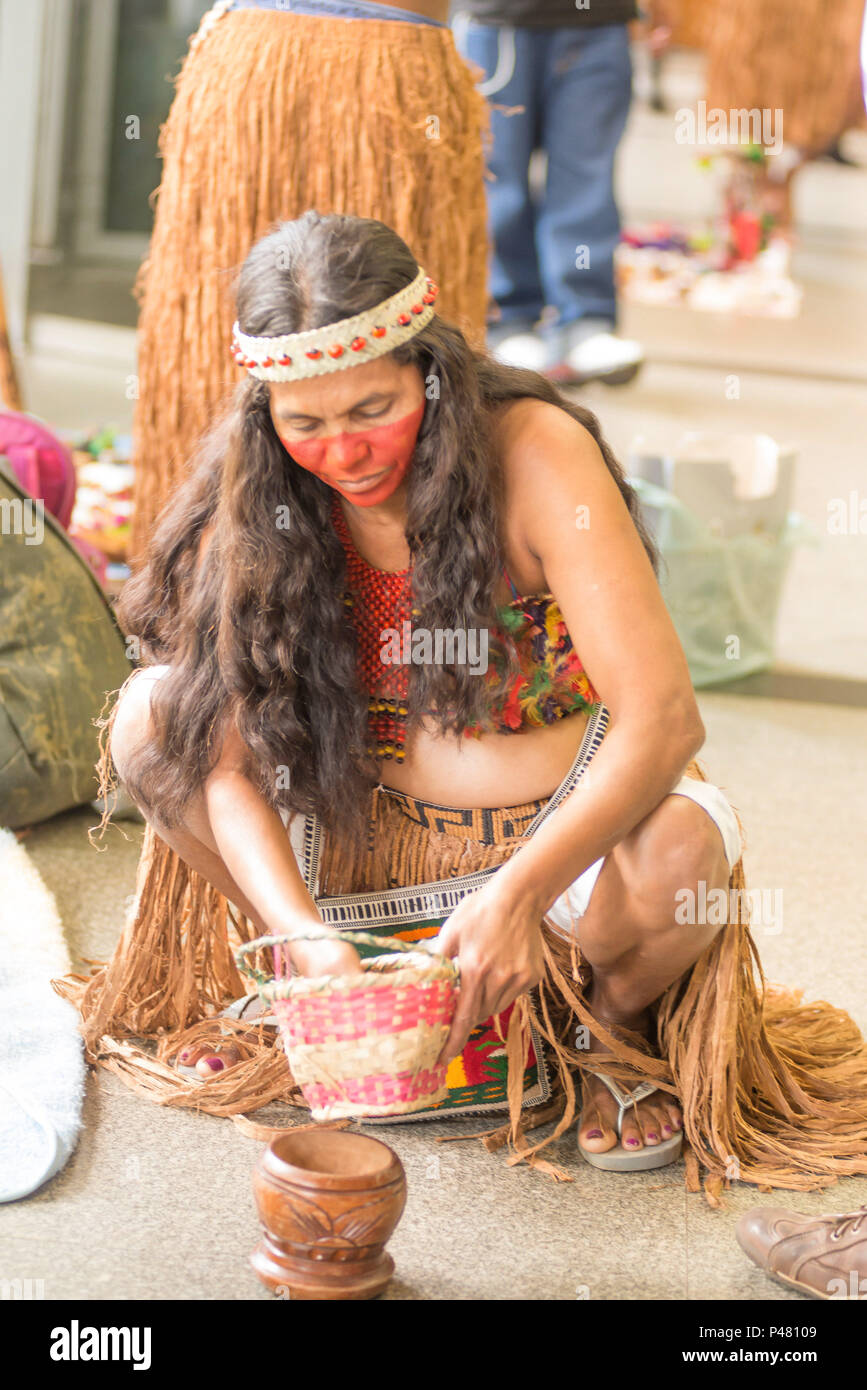 BELO Horizonte, MG - 18/04/13: Comemoração fare Dia do Índio - Comemoração fare Dia do Índio na Assembléia Legislativa de Minas Gerais. (Foto: Mourão Panda / Fotoarena) Foto Stock
