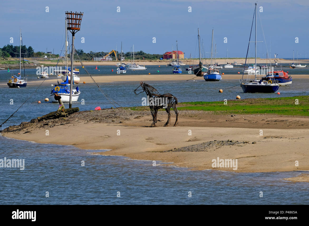 Cavallo di metallo scultura, pozzi-next-il-mare del Nord di Norfolk, Inghilterra Foto Stock