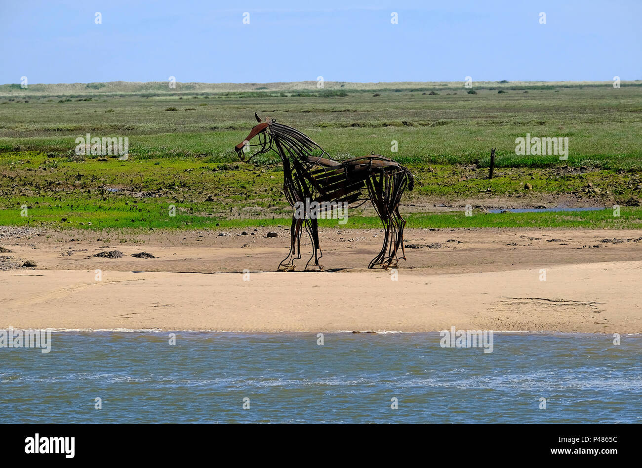 Cavallo di metallo scultura, pozzi-next-il-mare del Nord di Norfolk, Inghilterra Foto Stock