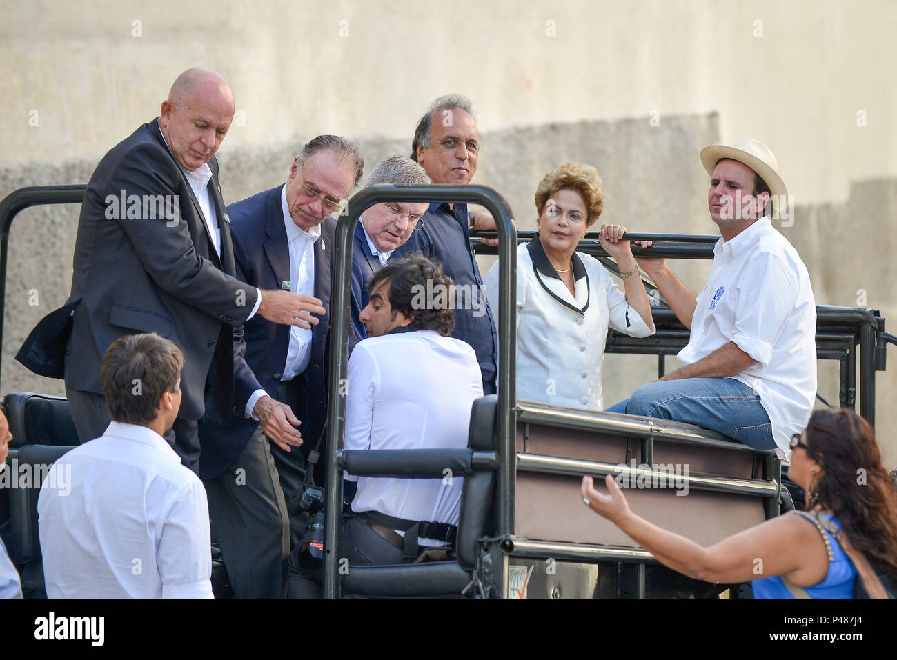 RIO DE JANEIRO/RJ - 01/03/2015 - INAUGURACAO TUNEL - Presidenta Dilma Rousseff Ao lado do Prefeito Eduardo Paes e do Governador Luiz Fernando Pezao, Thomas Bach e Carlos Arthur Nuzman duranti Inauguracao Tunel Rio 450, no Centro da Cidade, que faz parte da revitalizacao da zona portuaria (Porto Maravilha), na tarde deste domingo. Foto: Celso Pupo / Fotoarena Foto Stock