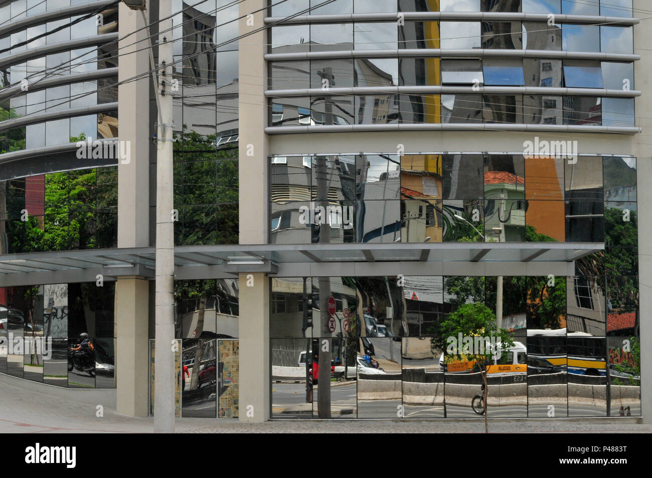 Belo Horizonte, MG - 03/03/15: Fachada do condomínio officenter. (Foto: Mourão Panda / FotoArena) Foto Stock