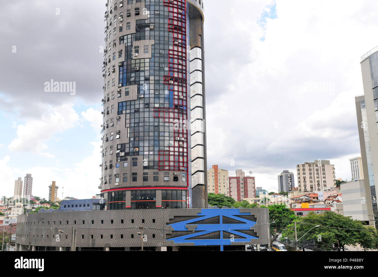 Fachada do condomínio ecentramento ( edifício perrela), BH, MG Foto: Mourão Panda Foto Stock