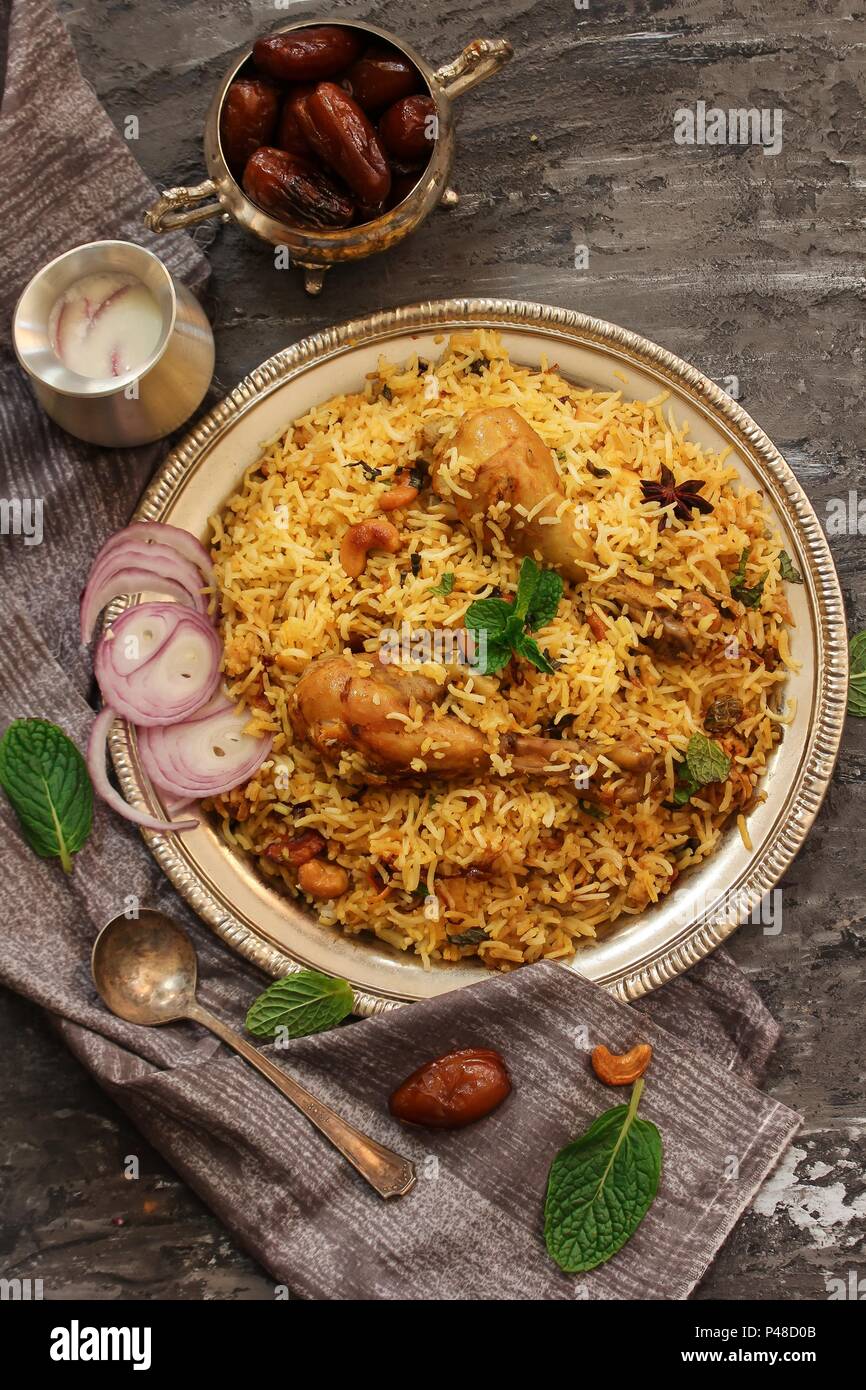 Pollo Kabsa - In casa Arabian biryani vista aerea Foto Stock