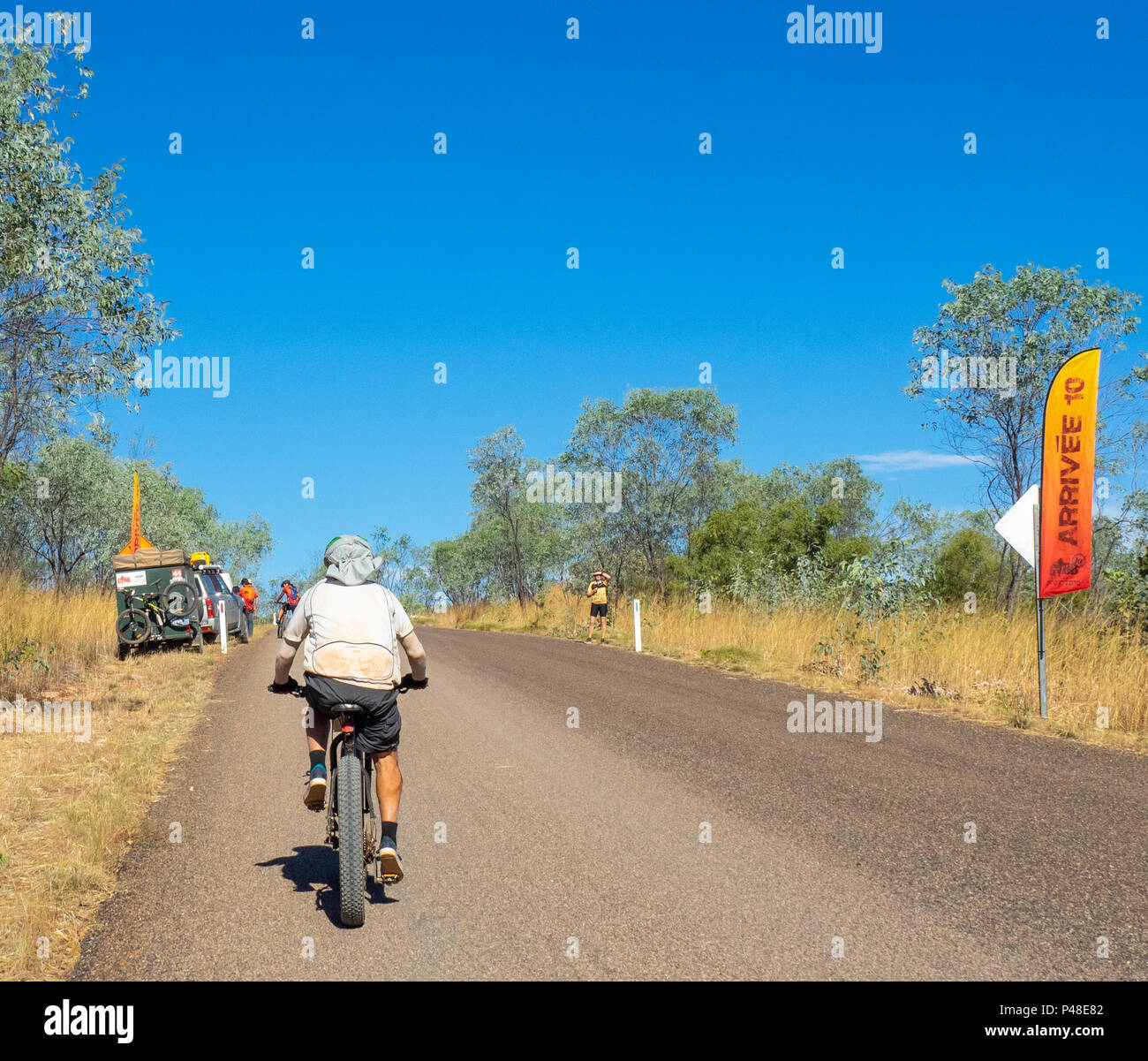 Gibb Challenge 2018 un ciclista in jersey e bib di equitazione Gibb River Road Kimberley Australia Foto Stock