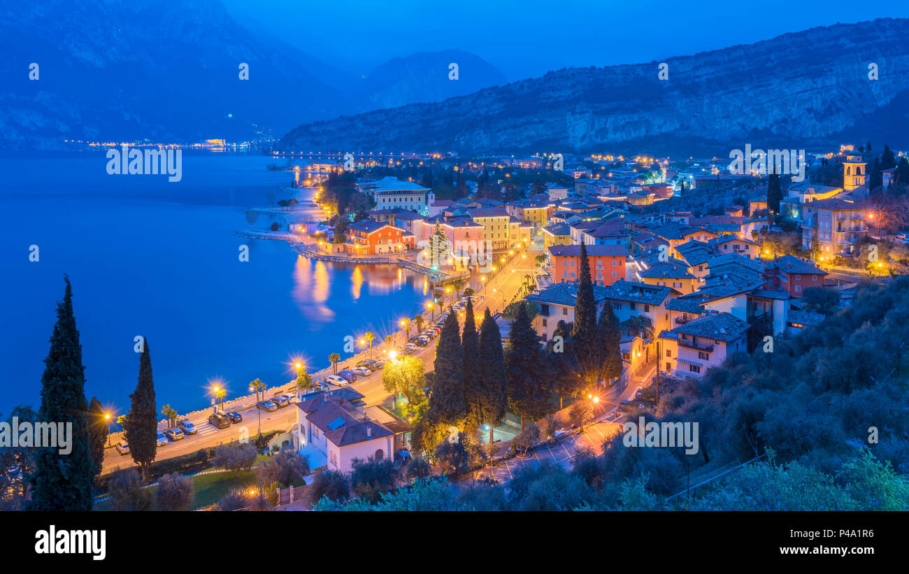 Torbole di notte Europa, Italia, Trentino, Torbole Foto Stock