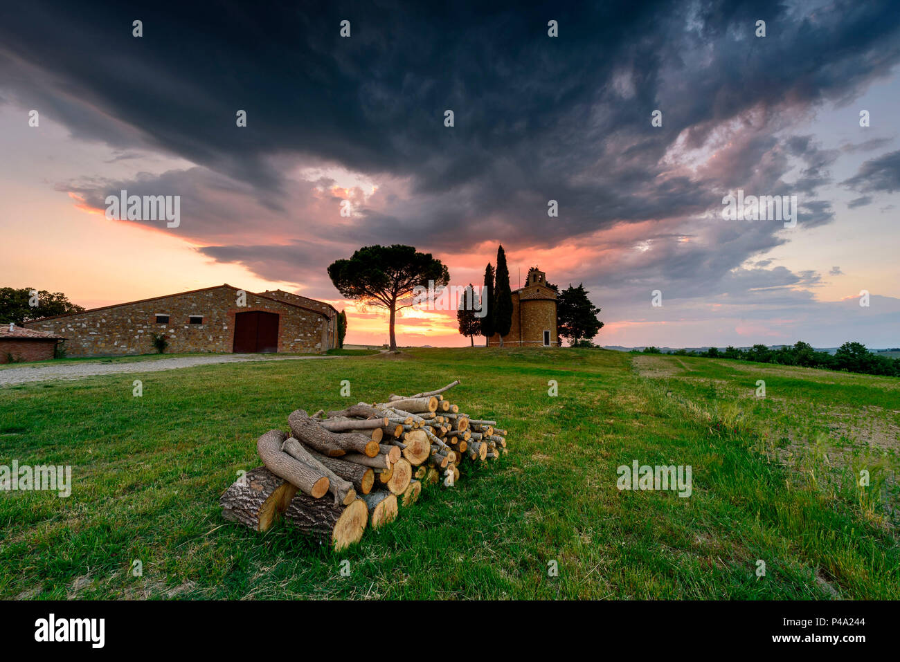 Chiesa Vitaleta al tramonto, Val d'Orcia, Siena district, Toscana, Italia. Foto Stock