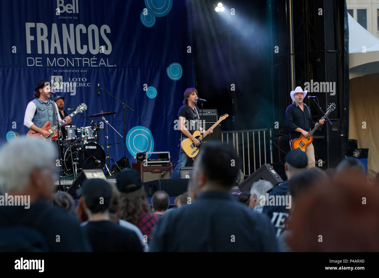 Montreal, Canada. 6/11/2018. iconico Quebec city band Les Respectables eseguire sul palco del francese Francofolie festival di musica nel centro di Montreal Foto Stock