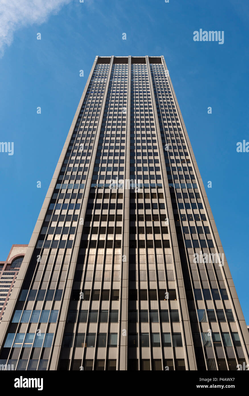 Il Credit Lyonnais (Crédit Agricole CIB) edificio a 1301 Sesta Avenue, Manhattan, New York City, Stati Uniti d'America Foto Stock