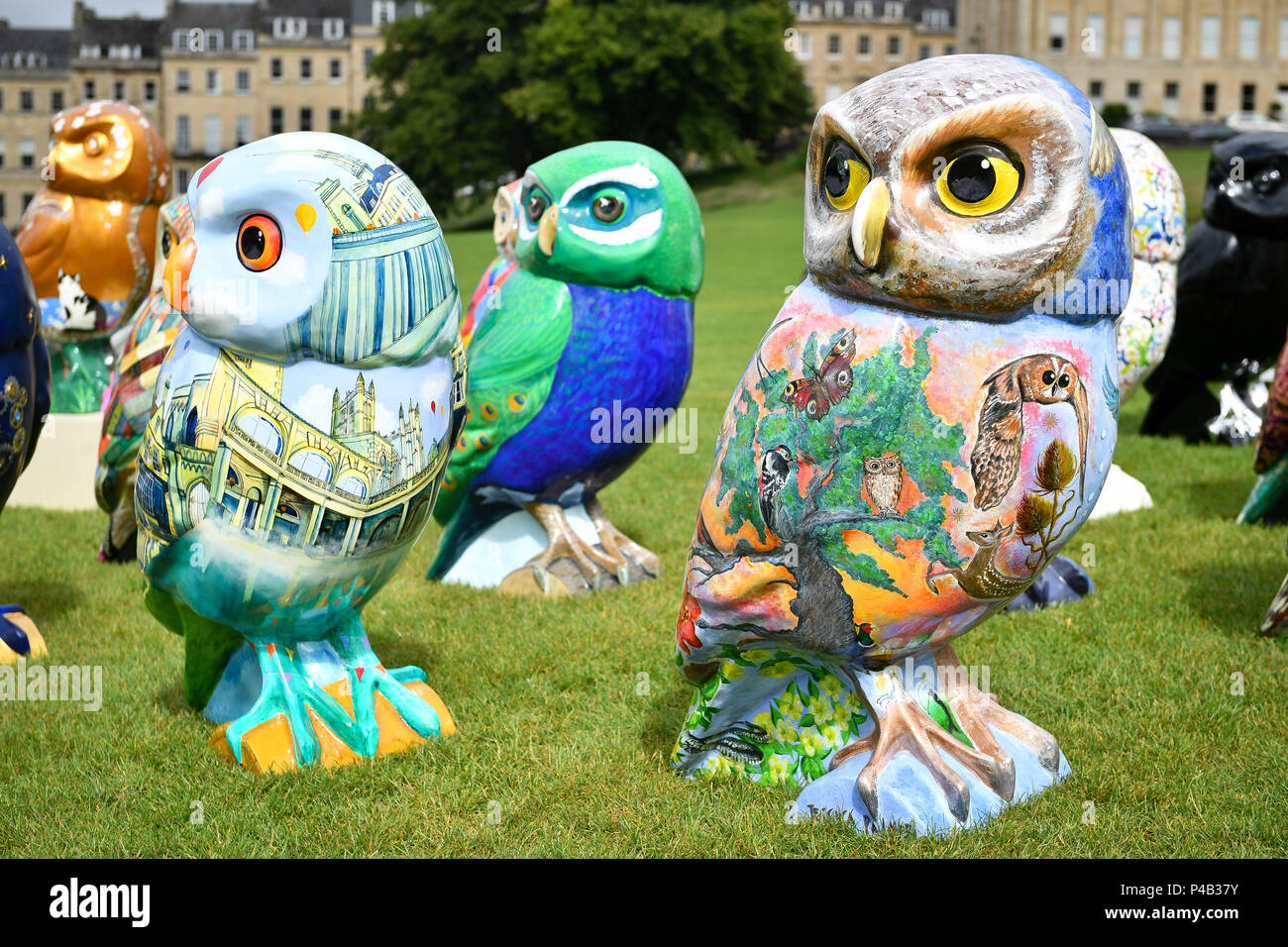 Di Minerva gufi del bagno, scultura intitolata 'Cumberwell Owl", uno dei 85 decorate gufi che sono parte di un percorso artistico che si svolge intorno alla città per tre mesi a partire dal 25 giugno 2018. Foto Stock