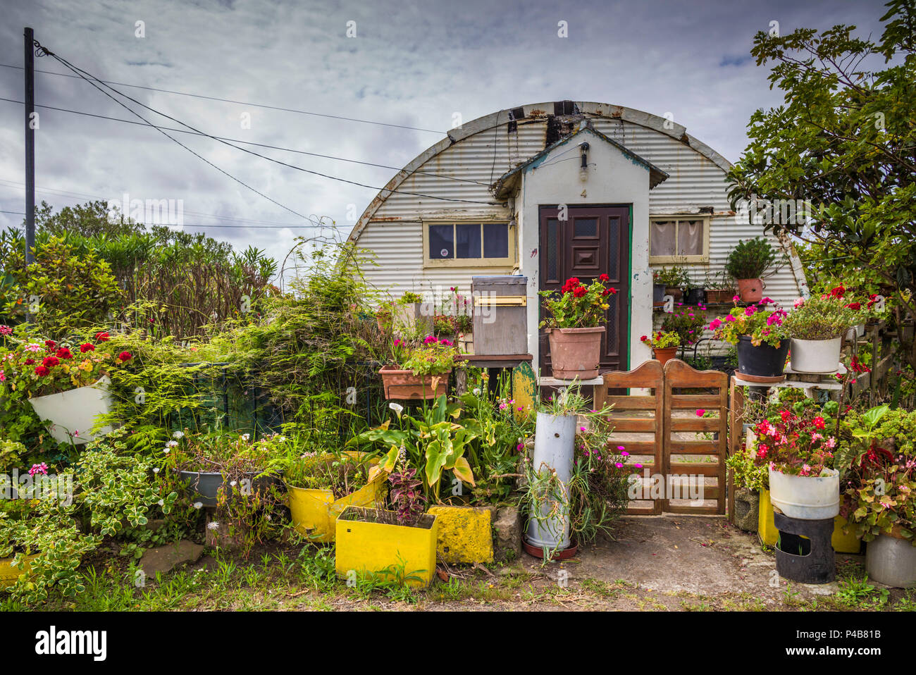 Portogallo Azzorre, Santa Maria Island, Vila do Porto, Santa Maria aeroporto, Quonset Hut case all'ex US Air Force Base Foto Stock