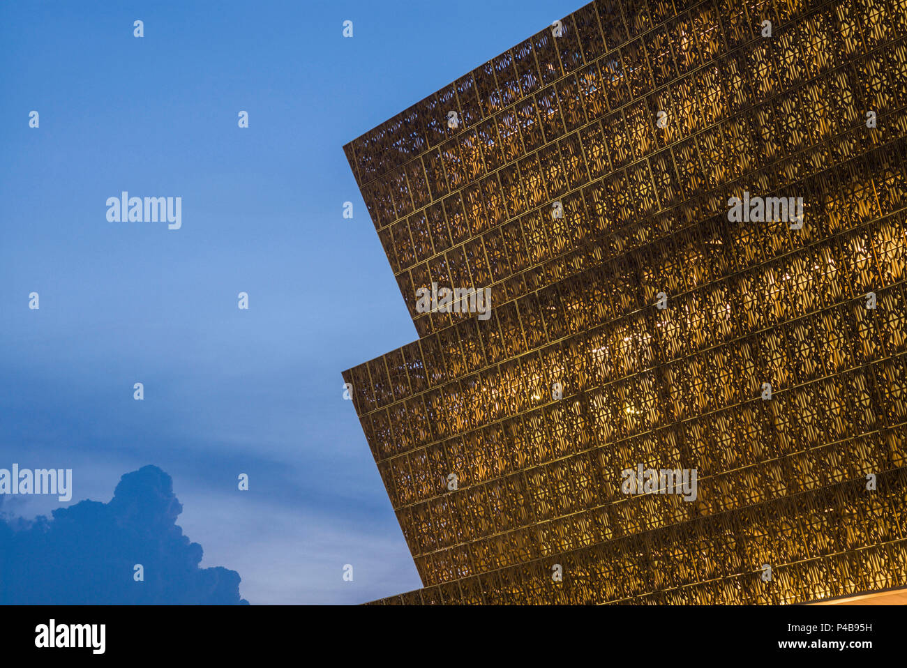 Stati Uniti d'America, il Distretto di Columbia, Washington, National Mall, Nazionale Museo afro-americano, esterna, crepuscolo Foto Stock