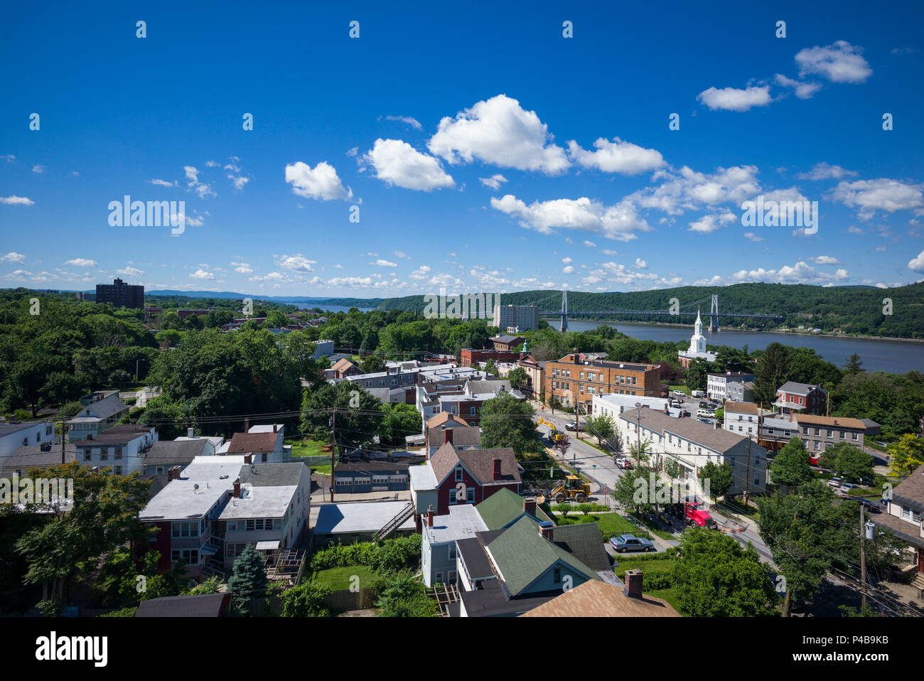 Stati Uniti d'America, New York Fiume Hudson Valley, Poughkeepsee, elevati vista città Foto Stock