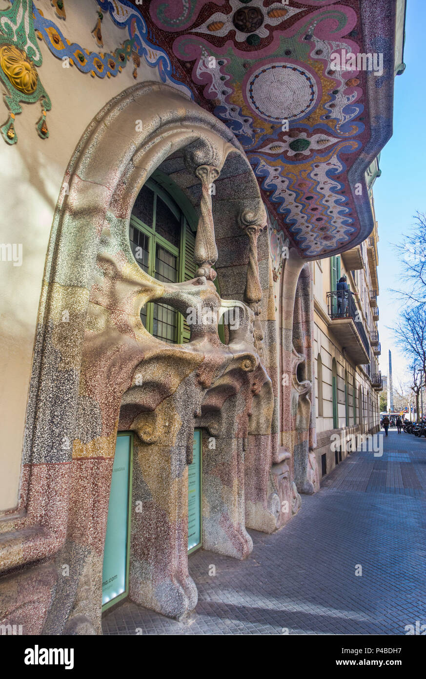 La città di Barcellona, Casa Comalat, dettaglio, architettura modernista, Spagna Foto Stock