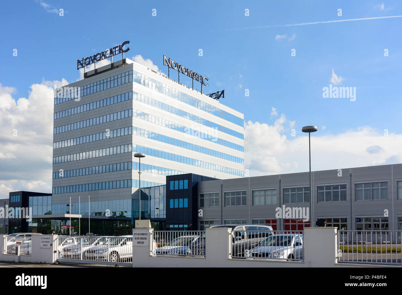 Gumpoldskirchen, Novomatic Austrian Gaming Industries sede, Wienerwald, boschi di Vienna, Austria Inferiore, Austria Foto Stock