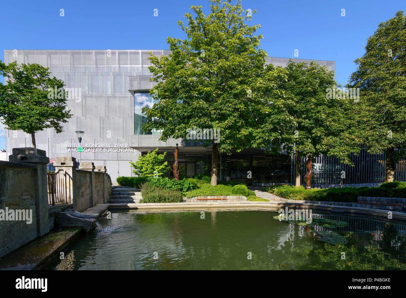 Eisenstadt, Kultur Kongress Zentrum, cultura Centro Congressi, Pferdeschwemme cavallo (stagno), Neusiedler See (lago di Neusiedl), Burgenland, Austria Foto Stock