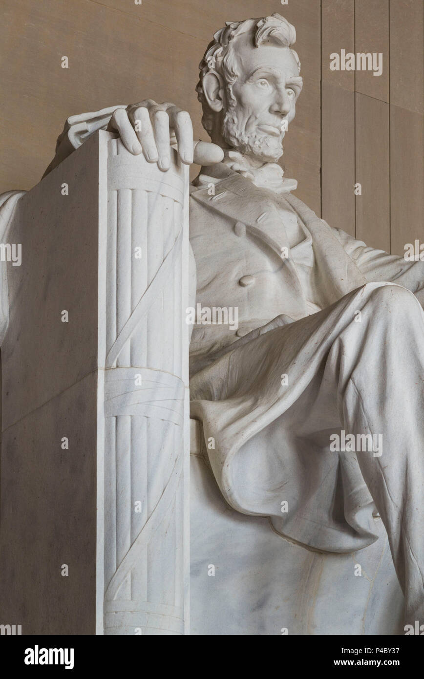 Stati Uniti d'America, il Distretto di Columbia, Washington, il Lincoln Memorial, statua del presidente Abraham Lincoln Foto Stock
