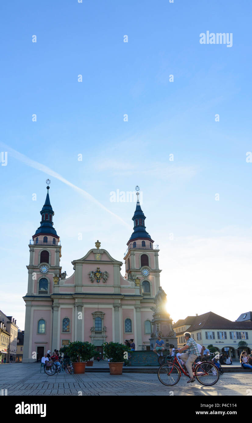 Ludwigsburg, Marktplatz (piazza del mercato), Stadtkirche (chiesa della città), regione di Stoccarda, Baden-Wuerttemberg, Germania Foto Stock