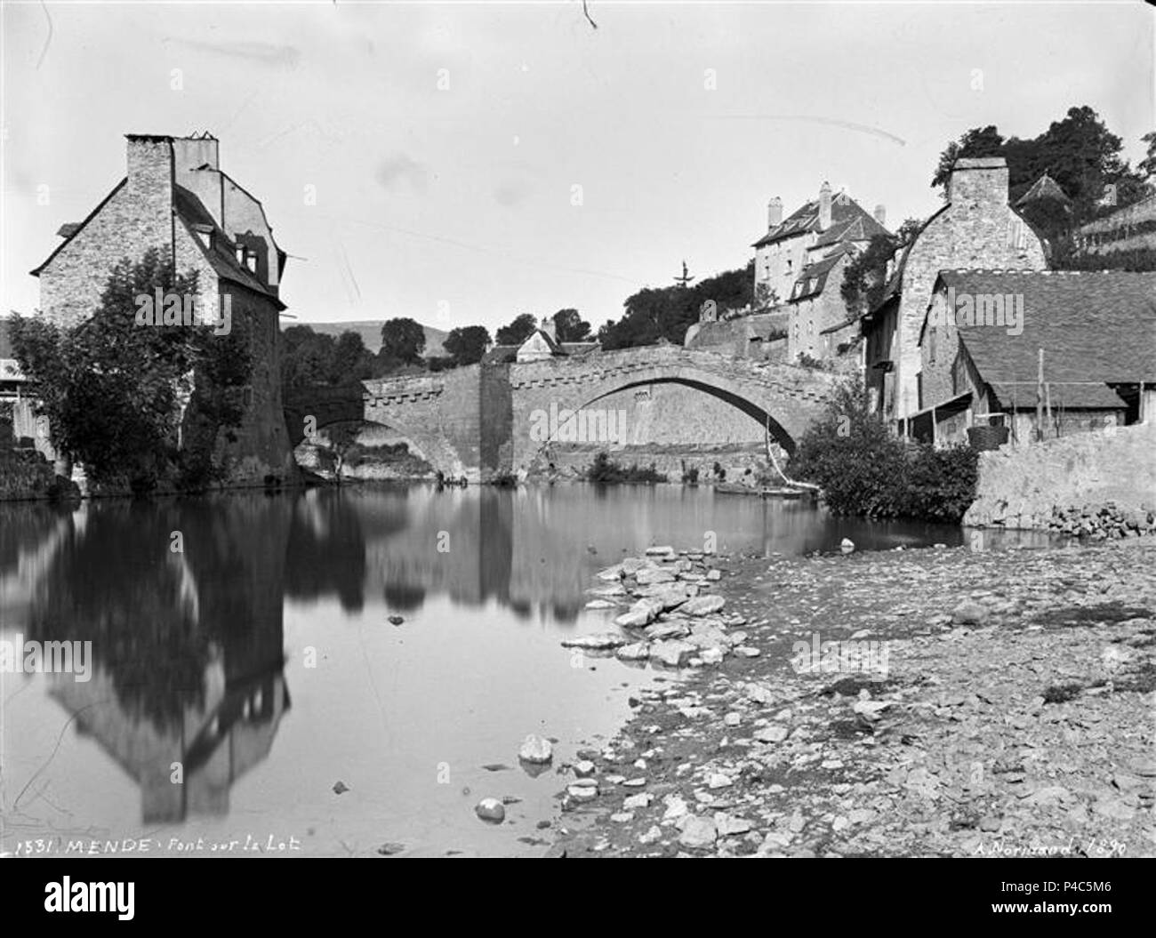 13-Pont Notre-dame sur le molte à Mende (Alfred-Nicolas Normand 1890). Foto Stock