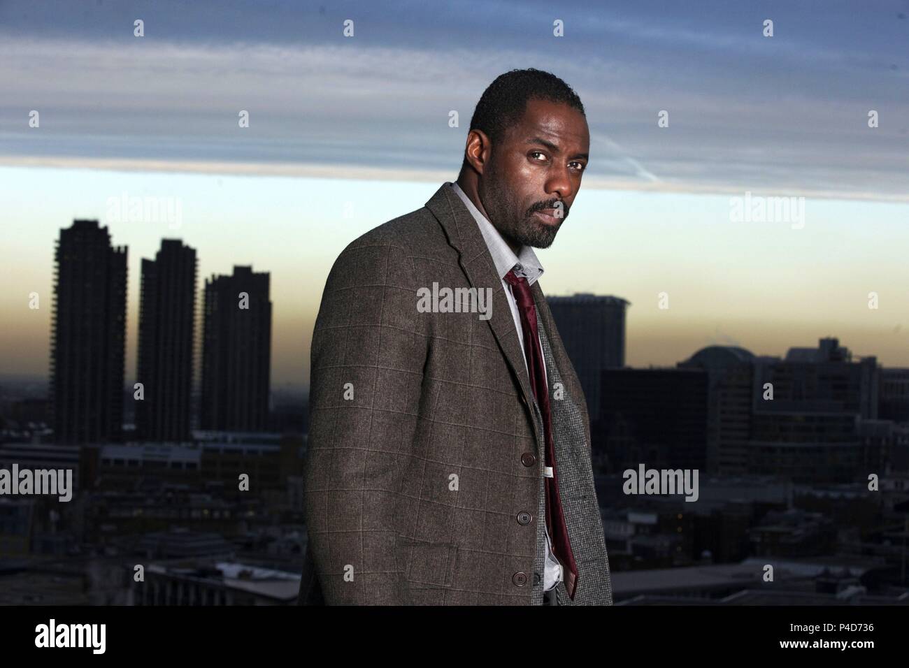 Pellicola originale titolo: LUTHER. Titolo inglese: LUTHER. Regista: NEIL CROSS. Anno: 2010. Stelle: Idris Elba. Credito: British Broadcasting Corporation (BBC) / Album Foto Stock