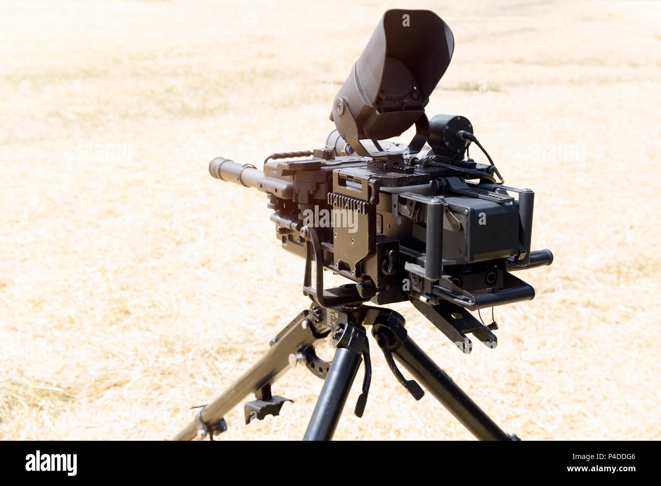 Pesanti Attrezzature militari mostra. Fucile da cecchino con bipiede. Il materiale dell'esercito Foto Stock