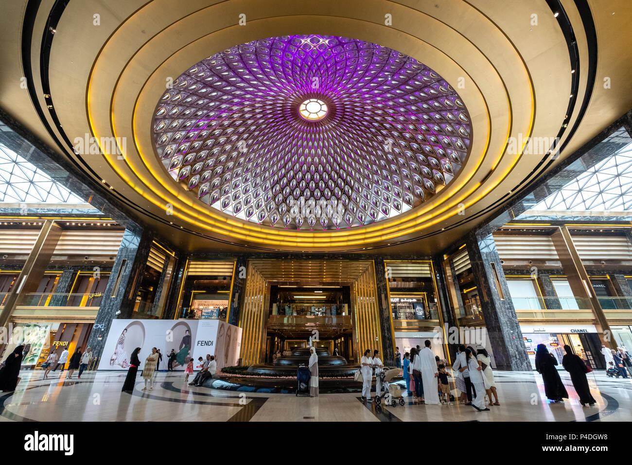 Interno il prestigio mall all'interno dei viali shopping mall in Kuwait City in Kuwait. Foto Stock