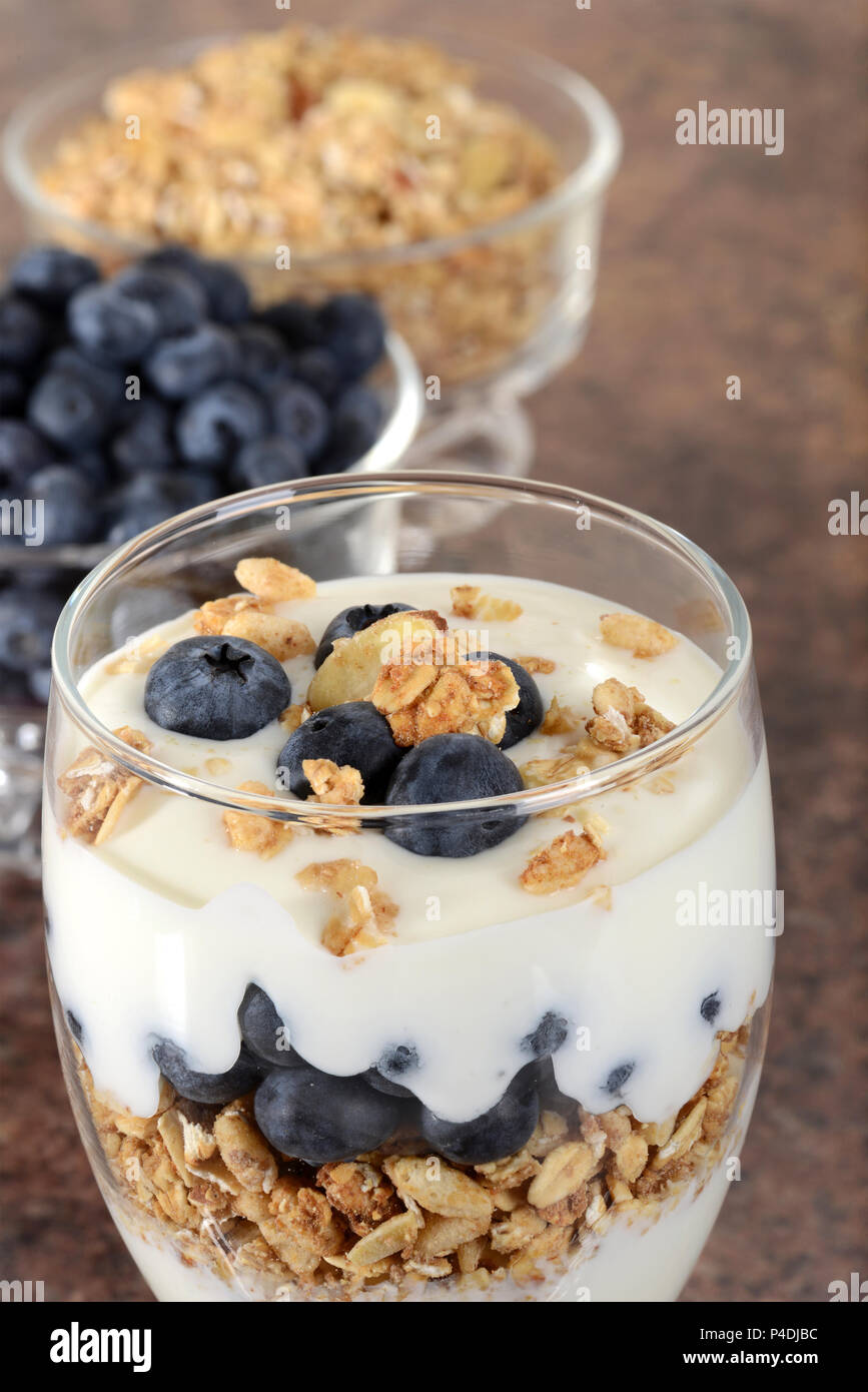 Mirtillo e granola parfait Foto Stock