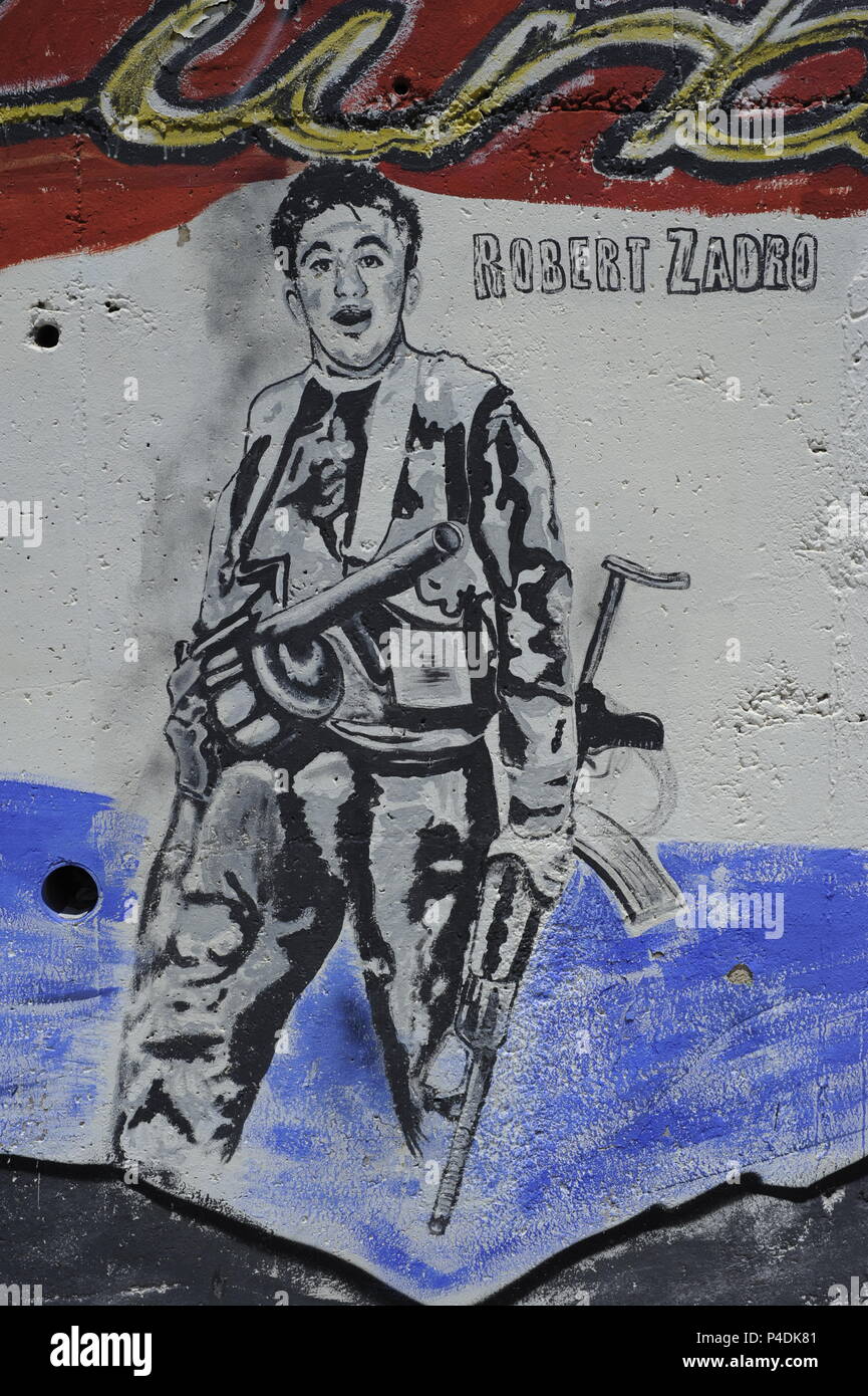Graffitis a ricordare il memorial di eroi di guerra durante la guerra civile in Iugoslavia JUGOSLAVIA-guerra di Vukovar street. Split, Croazia Foto Stock