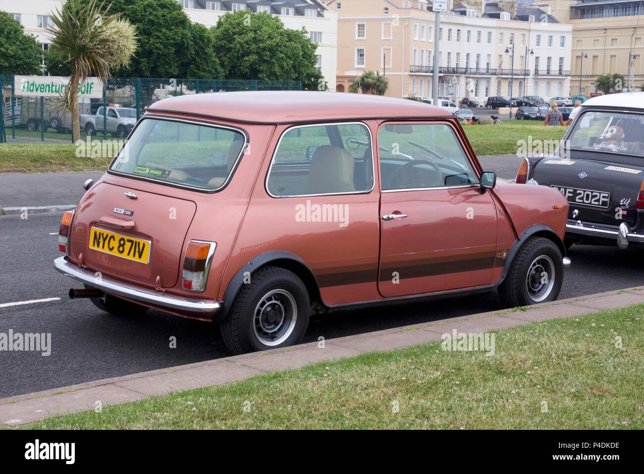 Parcheggiato vintage Mini auto in Teignmouth, South Devon Foto Stock