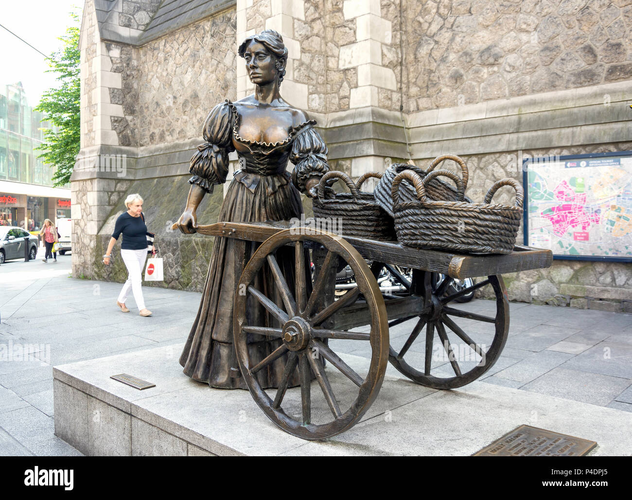 Statua di Molly Malone (Moi Ni Mhaoileoin), Suffolk Street, Dublino, Repubblica d'Irlanda Foto Stock