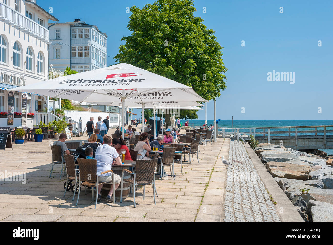 Passeggiata con ristorante, Sassnitz, Rügen, Meclenburgo-Pomerania Occidentale, Germania, Europa Foto Stock