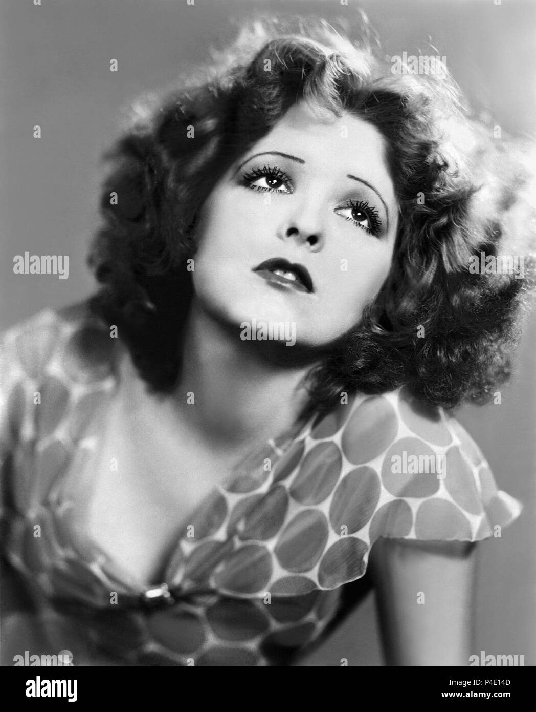 Pellicola originale titolo: CHIAMA IL SUO SAVAGE. Titolo inglese: CHIAMA IL SUO SAVAGE. Regista: Giovanni Francesco Dillon. Anno: 1932. Stelle: CLARA BOW. Credito: Paramount Pictures / Album Foto Stock