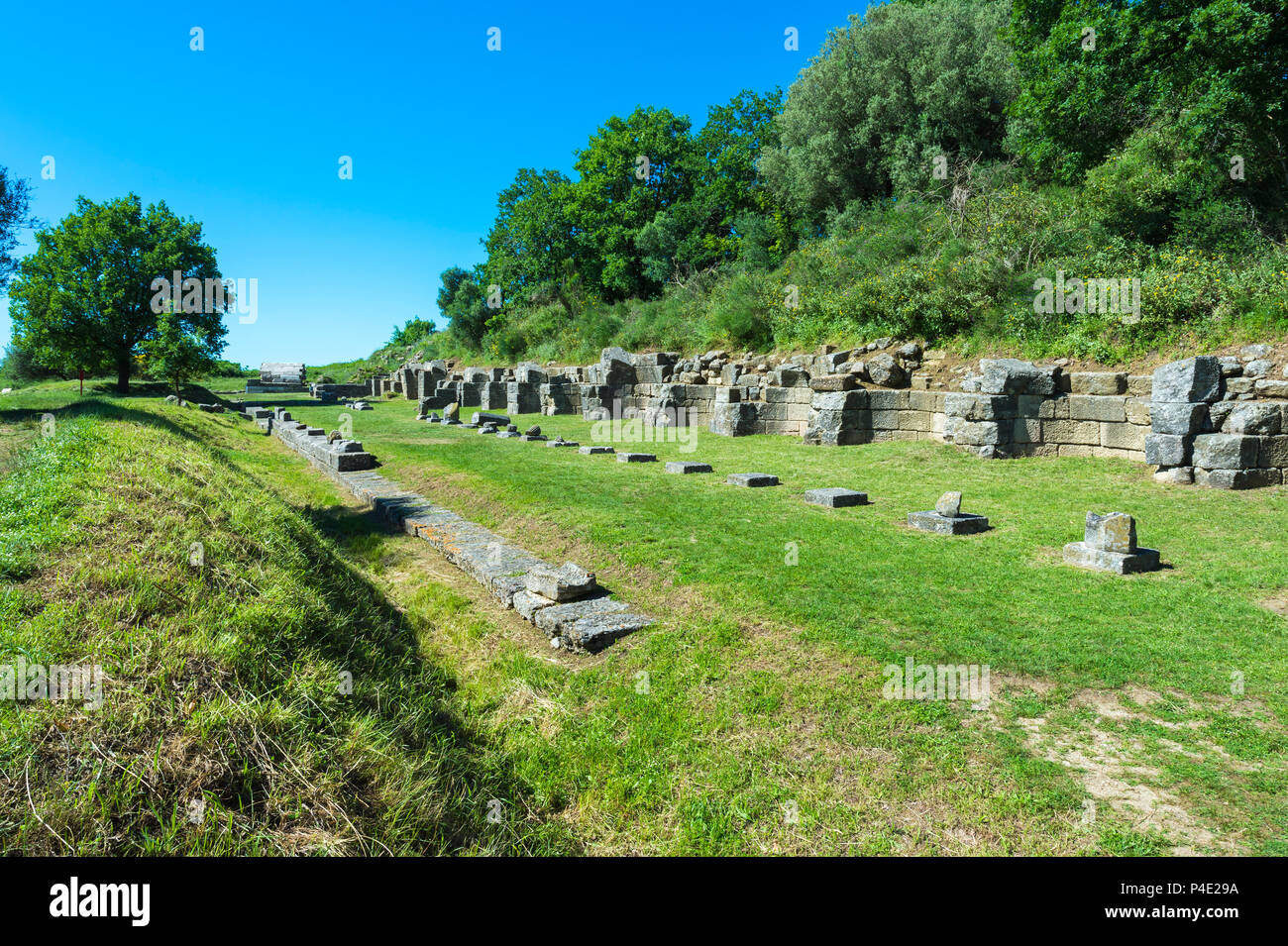 Rimane del 17 nicchie portico, Apollonia parco archeologico, Pojani Village, Illyria, Albania Foto Stock