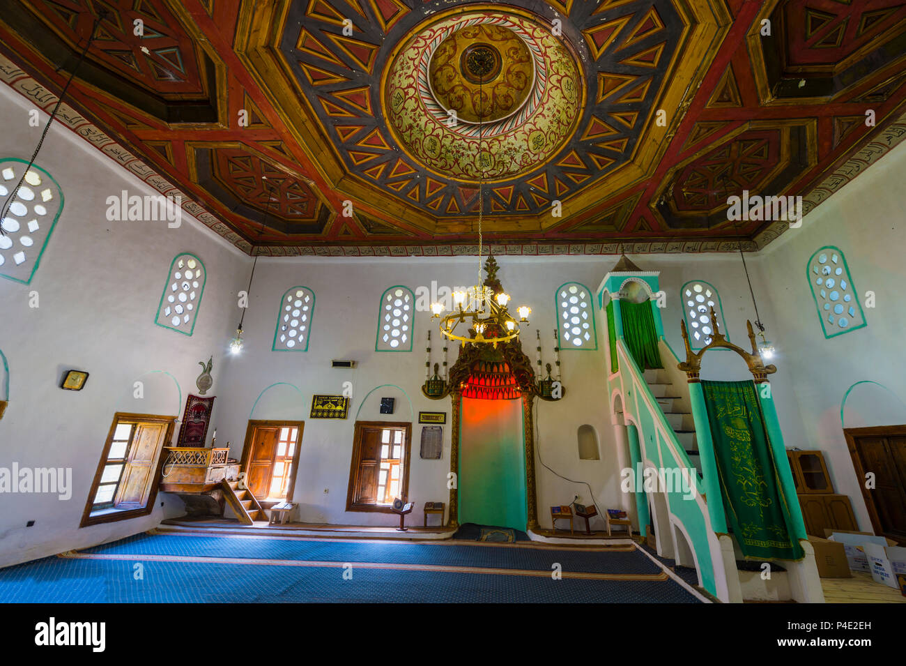 Re della moschea, sala da preghiera, scolpito in legno sul soffitto, Berat, Albania Foto Stock