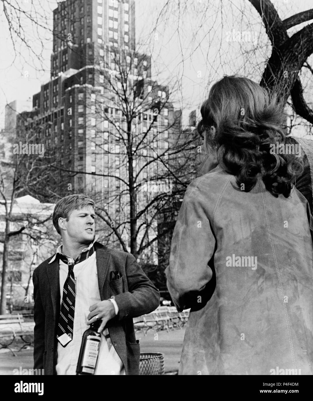 Pellicola originale titolo: A PIEDI NUDI NEL PARCO. Titolo inglese: A PIEDI NUDI NEL PARCO. Regista: GENE SAKS. Anno: 1967. Stelle: Jane Fonda; Robert Redford. Credito: Paramount Pictures / Album Foto Stock