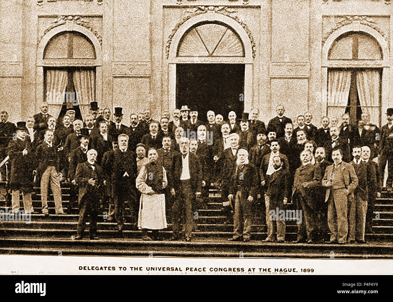 Fotografia di tutti i delegati al 1899 universale conferenza di pace / convenzione dell' Aia Foto Stock