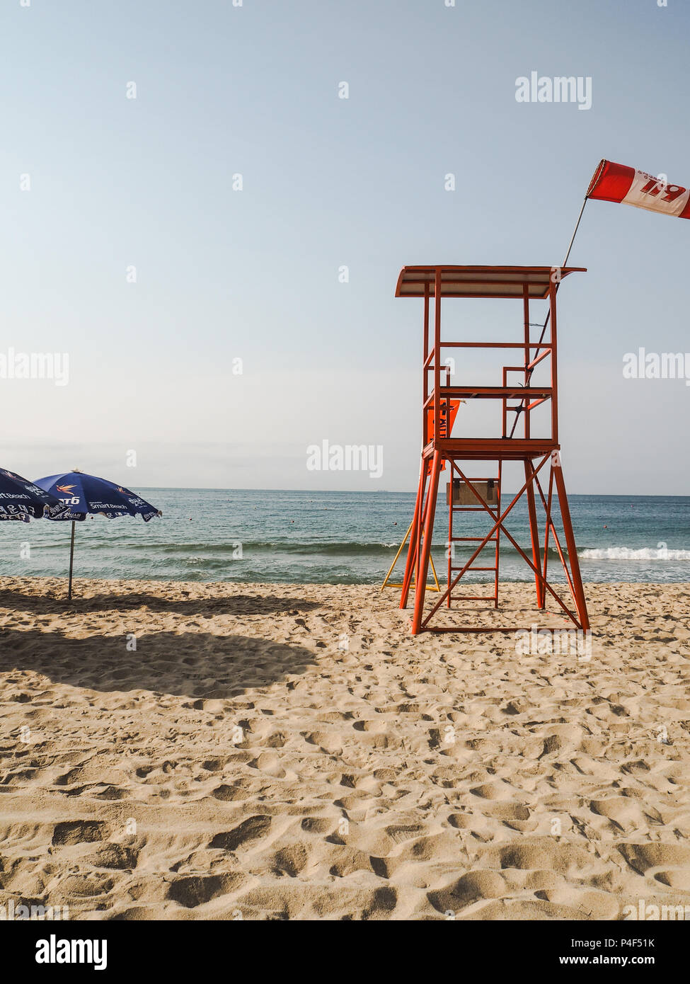Busan, Corea del Sud - Giugno 2017: La Spiaggia di Haeundae in Busan, una popolare meta di vacanze per famiglie coreane in estate Foto Stock