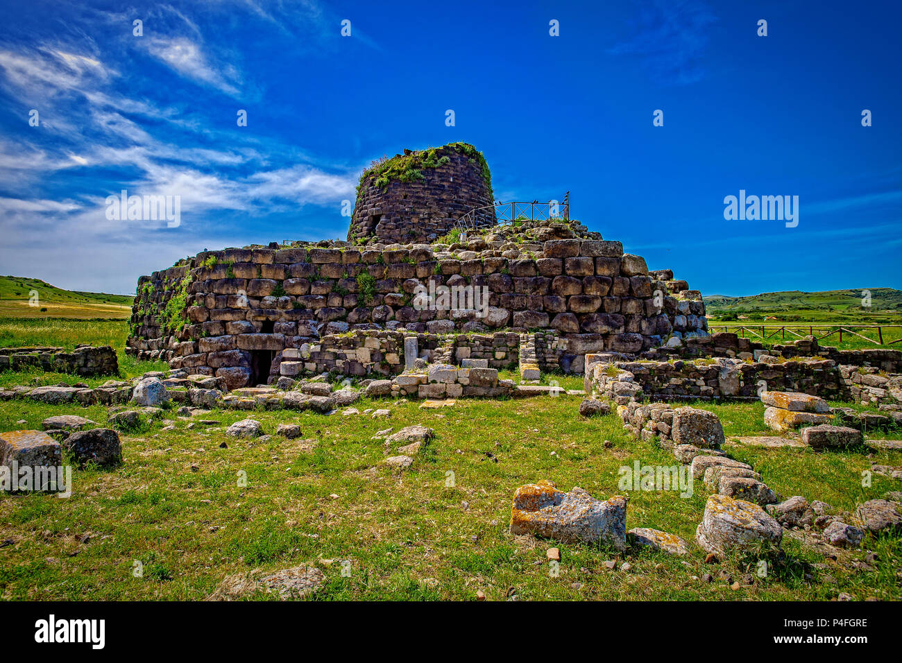 Italia Sardegna Torralba nuraghe Santu Antine - sa domo de su re XV secolo BC-uno dei più importanti di quelli esistenti. Foto Stock