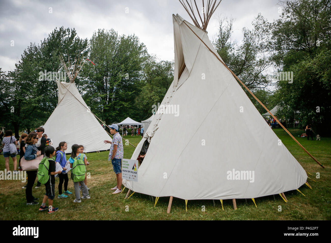 Vancouver, Canada. Il 21 giugno, 2018. Tradizionali di popoli indigeni le tende vengono visualizzati durante il National Indigeni's Day celebrazione in Vancouver, Canada, 21 giugno 2018. Canada celebra la sua nazionale di popolazioni indigene del giorno ogni anno il 21 giugno. Credito: Liang Sen/Xinhua/Alamy Live News Foto Stock