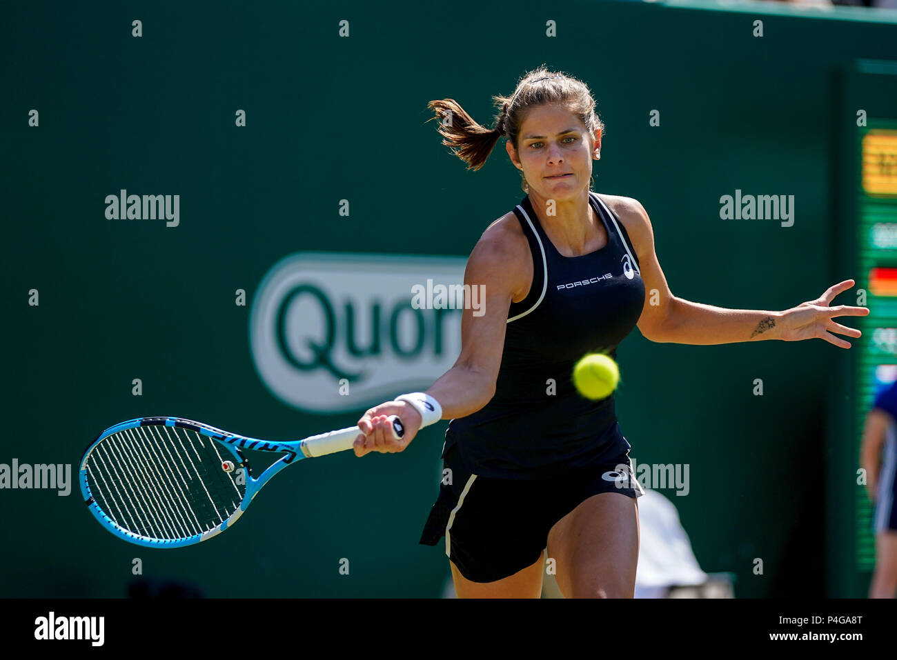 Edgbaston Priory Club, Birmingham, Regno Unito. Il 22 giugno, 2018. Natura Valle Tennis classici; Julia Goerges (GER) colpisce un diretti nella sua partita contro Petra KVITOVA (CZE) Credito: Azione Sport Plus/Alamy Live News Foto Stock