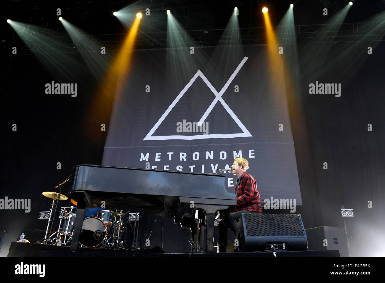 Praga, Repubblica Ceca. Il 22 giugno, 2018. Cantante britannico Tom Odell compie durante il metronomo music festival di Praga Repubblica Ceca, il 22 giugno 2018. Credito: Ondrej Deml/CTK foto/Alamy Live News Foto Stock